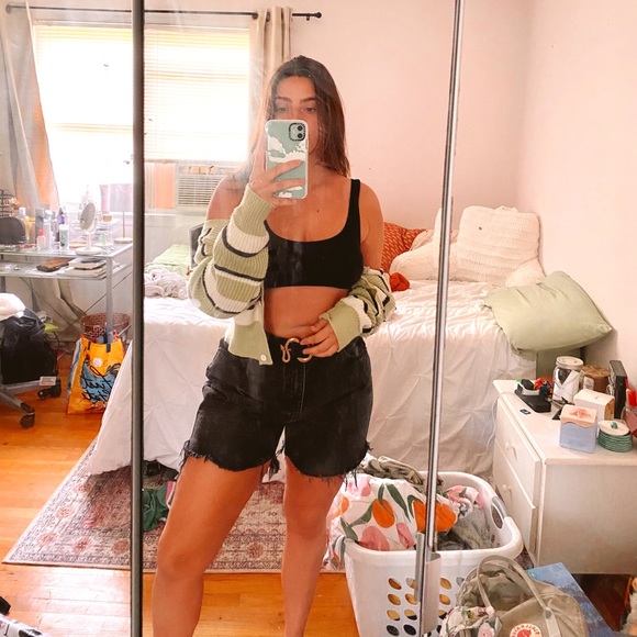 Meet your Posher, Natalie - Picture 1 of 4